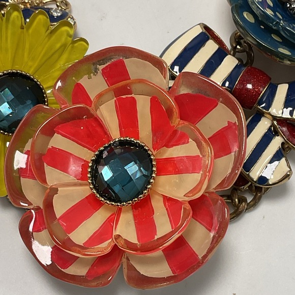 Betsey Johnson Yacht Club Lucite Flowers Rhinestone Necklace - Picture 8 of 15